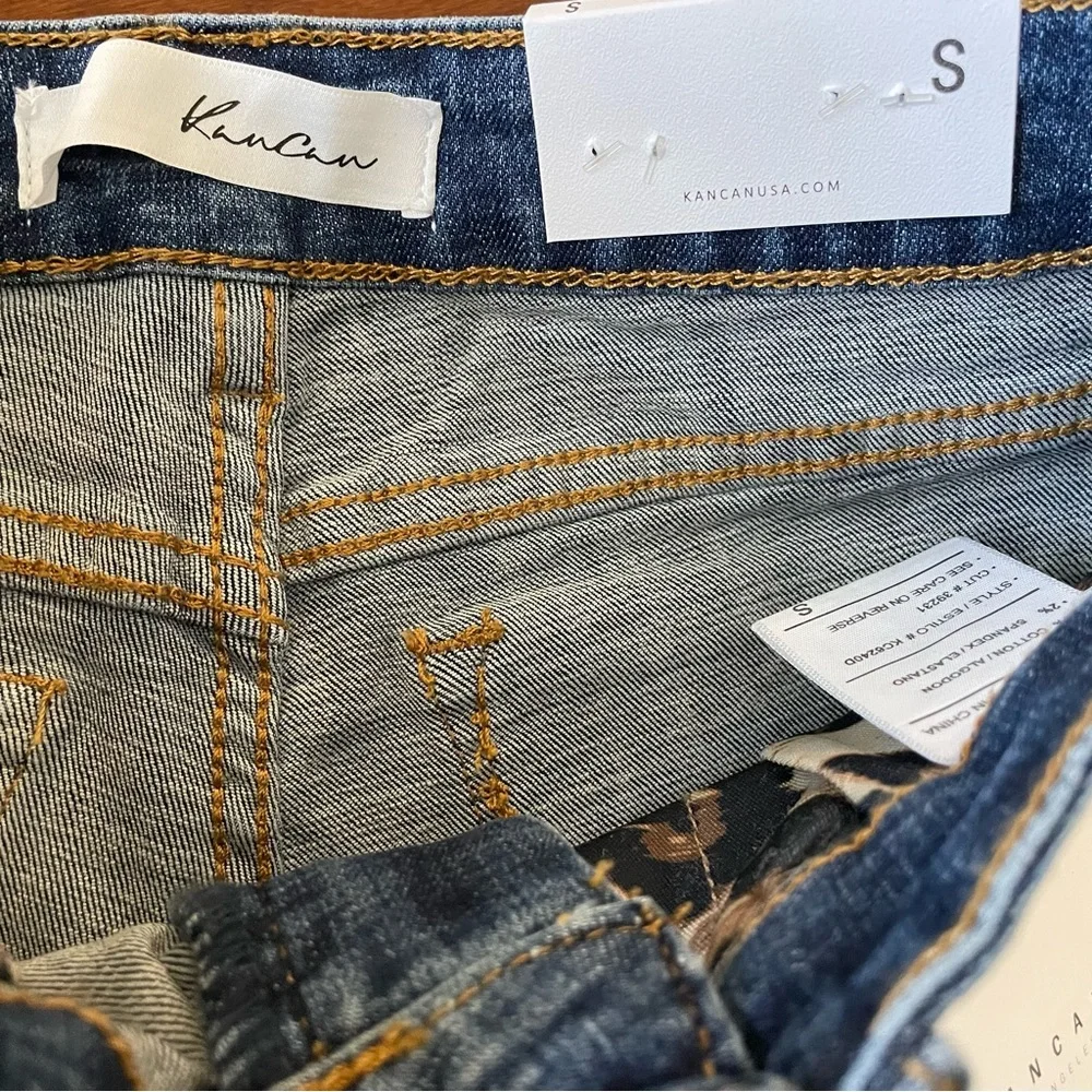 Kancan shorts with raw hem and leopard pockets - Picture 5 of 5